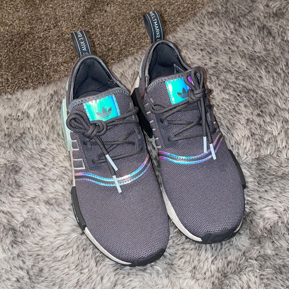 *LIKE NEW* Adidas NMD Women’s Size 7